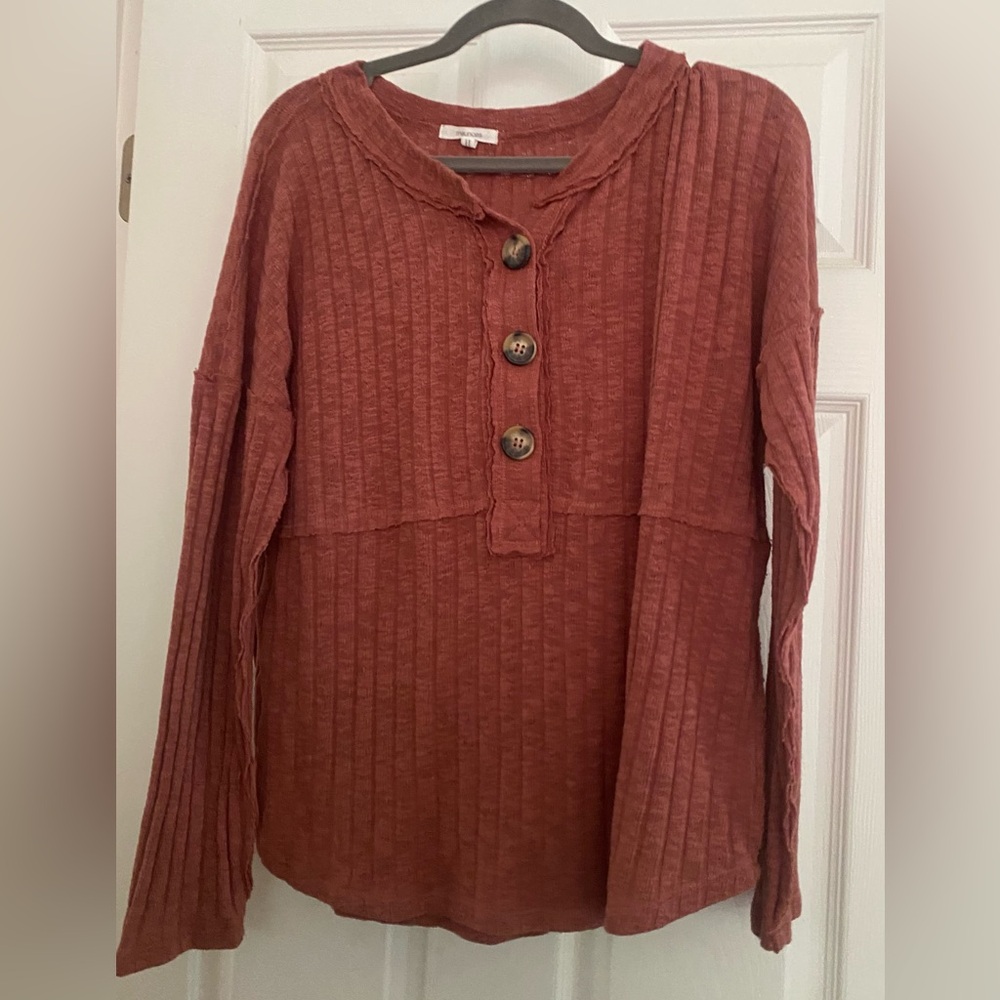 Like New Maurices Light Weight Cable XL